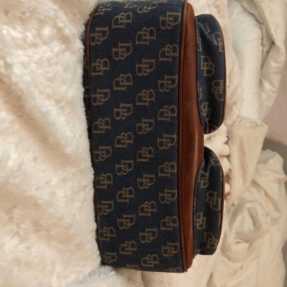 Dooney and Bourke canvas/leather purse - Picture 2 of 7
